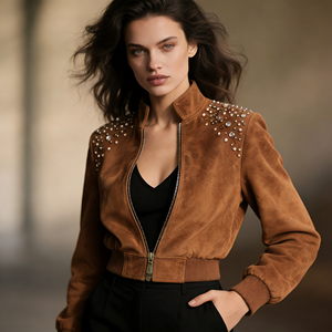 Abrigo Corto de Gamuza Marrón con Tachuelas para Mujer – Estilo Americano Vintage, Disponible en Tallas Grandes, Cierre de Cremallera, Perfecto para Uso Diario - Product Image 6