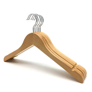 ไม้แขวนเสื้อไม้ธรรมชาติคุณภาพพรีเมียม รุ่นใหม่ พร้อมโลโก้ สำหรับเสื้อผ้าสตรี - Product Image 1