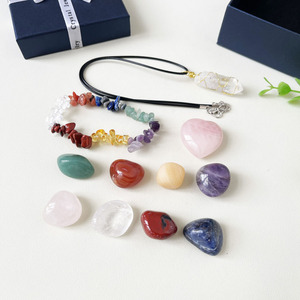 Ensemble de pierres arc-en-ciel en cristal naturel - Pendentif en cristal rose en forme de cœur, pilier hexagonal avec combinaisons multicolores, boîte cadeau - Product Image 2