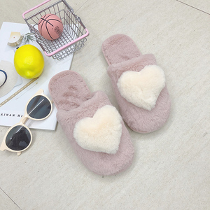 Pantoufles pour femmes avec logo personnalisé, antidérapantes, en forme de cœur, en fourrure, chaudes, pour la maison - Product Image 4