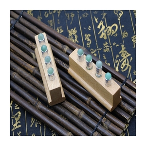 หวีหยกธรรมชาติสีเขียวเข้ม ปี 2026 วัสดุหยก ใช้สำหรับนวดกัวซา รูปทรงพระจันทร์ <span class=keywords><strong>ไม่มี</strong></span>กล่อง - Product Image 1