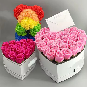 กล่องของขวัญวันวาเลนไทน์สุดหรู รูปหัวใจ ประดับดอกไม้ พร้อมฟองน้ำ - Product Image 2