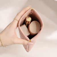 Pochette de maquillage et bijoux en cuir PU personnalisée avec fermeture automatique à ressort, petite pochette à rouge à lèvres avec logo, vente en gros