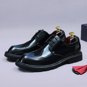 Zapatos formales de negocios de alta calidad con punta redonda, estilo británico, ligeros, para traje, boda, casuales, para hombre, con acabado lacado. - Product Image 4