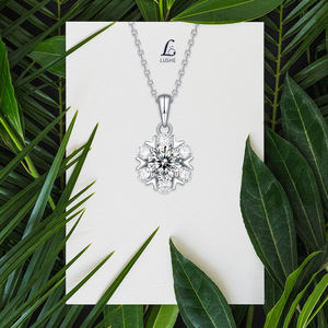 Moissanite Collane con ciondolo di diamanti da donna 2.0 CT 925 in argento Sterling collana con fiocco di neve D colore VVS1 con taglio rotondo gioielli - Product Image 4