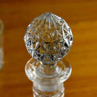 Juego de Vasos de Whisky con Forma Antigua Grabada, 850 ml, Decantador Elegante con Tapón Ornamentado, Apto para Lavavajillas, para Whisky y Vodka, Superventas 2021