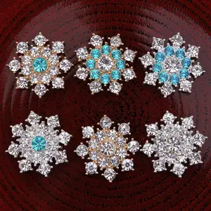 2023 New Design Custom Metal Garment Embellishment Fancy Button Crystal Pearls Silver Rhinestones Pearl Buttons