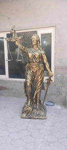 Estatua de la Dama Justicia de Fibra de Vidrio en Oferta, Escultura Clásica de Símbolo Legal para Oficina de Abogados, Sala de Juntas, Vestíbulo, Disponible a Precio de Exportación - Product Image 2