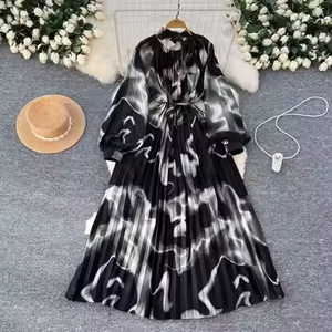 Droma en stock 2025 Nouveau design Vintage à manches courtes pour femmes Robes décontractées slim à la mode pour femmes Vêtements pour femmes Robe chemise noire - Product Image 2