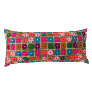 Oreillers lombaires floraux brodés personnalisés de la société certifiée Sedex Taie d'oreiller design artisanale pour usage domestique - Product Image 1