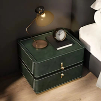 Table de chevet moderne en bois massif avec 2 tiroirs, style minimaliste de luxe, avec poignée dorée, revêtement en cuir, rangement et organisation