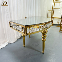 Table de salle à manger JINDA populaire de luxe en acier inoxydable doré avec plateau en verre, tables de fête en marbre serpentine demi-lune en forme de S