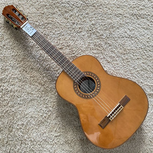 Caoba en stock a bajo precio, 3/4, 1/2, 580, guitarra clásica, tapa de cedro, laca brillante, mm de longitud - Product Image 4