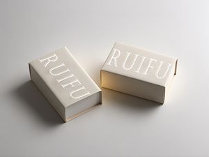 Carton en papier personnalisé pratique et écologique avec conception anti-humidité pour l'emballage de cadeaux et de produits - Product Image 6