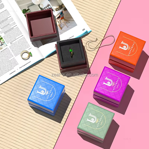 Boîte à bijoux personnalisée de luxe de qualité supérieure Emballage de luxe personnalisé vert pour colliers bijoux fins - Product Image 6