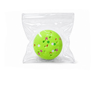 Jouet anti-stress en TPR de 6 cm, multicolore, à thème de Noël, en forme de boule, rempli de pâte à modeler, avec mini décorations, fait main