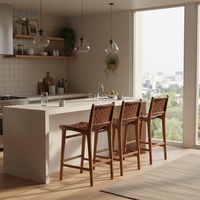 Tabouret de bar en cuir tissé à la main EKAR Sonoma avec cadre en teck massif