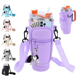 Sac isotherme en néoprène pour bouteille d'eau Stanley 40 oz 2026 avec sangle, couleur bonbon, finition satinée, pour extérieur - Product Image 1