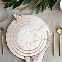 Ensemble de Plats en Céramique Beige - Blanc Élégant pour une Décoration de Table de Mariage Classique Rustique et Raffinée