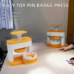 Presse à badges manuelle conviviale pour jouets, avec outil de découpe et matériaux de démarrage, neuve, pour usage domestique, garantie 6 mois - Product Image 2