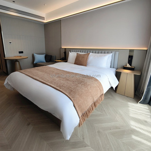 Tête de lit capitonnée moderne et durable sur mesure, en microfibre, pour suites d'hôtels 5 étoiles - Product Image 3