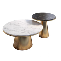 Ensemble de table basse ronde en pierre frittée moderne de luxe avec plateau en marbre et base en or brossé, meubles de salon