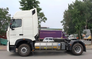 Camion tracteur lourd Sinotruk HOWO 4x2, moteur 440 CV, pour le transport portuaire en Amérique du Sud, économe en carburant, Euro 6 - Product Image 3