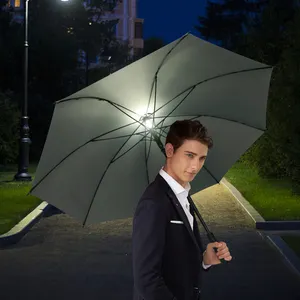Obral besar payung hujan tahan angin logo kustom payung hadiah mewah bisnis golf lampu led ukuran besar dengan lampu