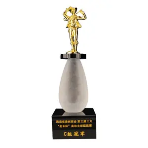 工場新デザインメタルゴルフ像ゴルフボールトロフィークリスタルガラスゴルフ賞チャンピオン/1位/2位