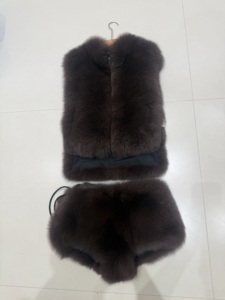 Gilet e <span class=keywords><strong>Pantaloncini</strong></span> in Vera Pelliccia per Donna, Set Invernale Caldo e Morbido in Vera Pelliccia di Volpe - Product Image 5