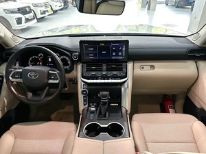 <span class=keywords><strong>Toyota</strong></span> LC300 SUV 3.3T Diesel 4x4 d'occasion <span class=keywords><strong>2022</strong></span>, 18 000 km, conduite à gauche, édition Moyen-Orient, prêt à être expédié, vente en gros, offre très demandée - Product Image 6