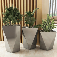 Pot de fleurs et jardinières contemporains de haute qualité pour l'extérieur, décoration de jardin et de maison, design simple et personnalisé pour grands arbres