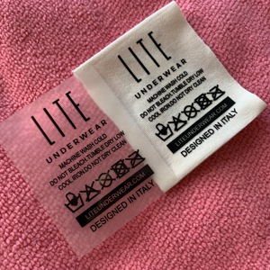 Etiqueta de transferencia de calor de <span class=keywords><strong>camiseta</strong></span> de diseño personalizado de alta calidad, etiquetas de transferencia térmica impermeables para trajes de baño - Product Image 1