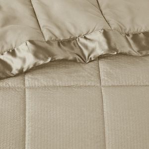 Couverture de lit alternative en duvet surdimensionnée DB avec garniture élégante en satin - Product Image 5