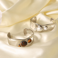 Bracelet ouvert large H&C classique en acier inoxydable incrusté de trois pierres, plaqué or 18 carats, avec œil de tigre ou perle, vente en gros de bijoux