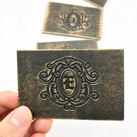 Étiquette personnalisée en cuir PU écologique thermocollée pour jeans, vêtements, accessoires de confection à coudre, vente en gros, OEM, faible MOQ