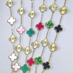 Raffinato Bracciale a Forma di Quadrifoglio per Donne, Alta Qualità, Placcato in Oro 18K, Motivo Floreale, Catena alla Moda - Product Image 3