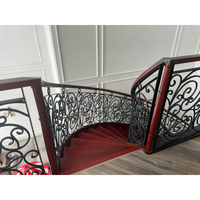 Escalier incurvé personnalisé de luxe en fer forgé galvanisé à chaud à double limon design escalier intérieur en bois de chêne blanc