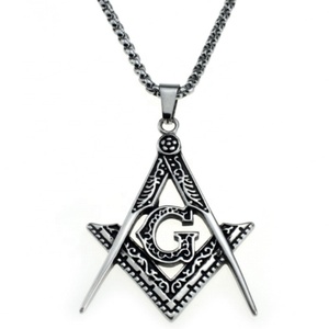 จี้อิลลูมินาติ สแตนเลสสตีล สั่งทำพิเศษ ตัวอักษร G จี้เสรีภาพแบบเมสัน ชุบไทเทเนียม - Product Image 1