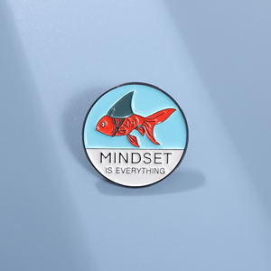 Pez dorado con broche de sombrero Alfileres Custom MINDSET IS <span class=keywords><strong>TODO</strong></span> Insignias y Pin de esmalte de metal a la venta - Product Image 2