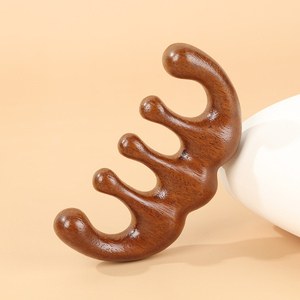 Vente en gros de peignes massants pour le cuir chevelu, peignes à dents larges en bois, peignes en bois de santal pour la croissance des cheveux, peignes de massage en cadeau - Product Image 5