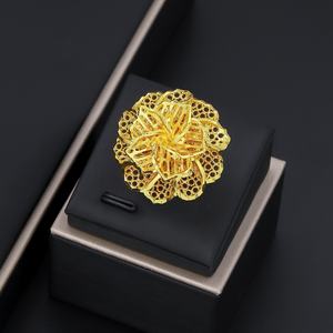 Bague de mariage de luxe plaquée or 24 carats pour femme, style classique, motif floral ajouré, principalement en laiton, vente en gros Jxx - Product Image 6