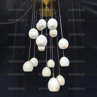 Lustre linéaire rond en albâtre à 15 boules pour hall d'entrée, escalier, villa, salon – Design moderne, éclairage en pierre naturelle