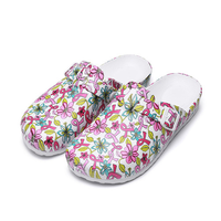 Chaussons pour hommes en EVA, chaussures créatives de dessin animé, chaussures d'infirmière pour femmes, sandales d'été en EVA amorties, chaussons nuages à coussinets souples