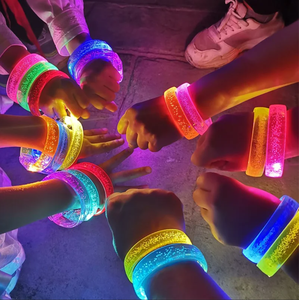 Bracelets à bulles lumineux flash LED personnalisés Bâtons lumineux Clubs Concerts Party Favors <span class=keywords><strong>Anniversaire</strong></span> Noël Nouvel An Jouets Bracelet - Product Image 1