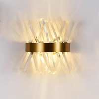 Lampe murale LED en cristal minimaliste postmoderne de luxe léger. Appliques murales LED dans le salon, la chambre, le couloir, l'hôtel