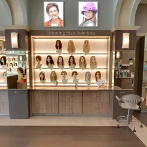 Estante de exhibición de pelucas, accesorios de tienda de extensión de cabello humano, estantes de tienda de belleza, diseño de escaparate de exhibición de peluca