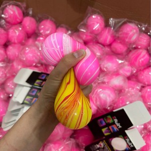 ขายส่งลูกบอลบีบ Schylling NeeDoh Swirl Egg แบบคืนตัวช้า ลายหินอ่อน ของเล่นบีบคลายเครียด ลดความวิตกกังวล - Product Image 4