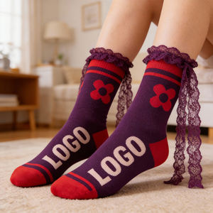 महिलाओं का शीतकालीन मीठा फीता ट्रिम टखने के मोजे कस्टम लोगो प्रिंट मल्टी-कलर लेटर पैटर्न एंटी-बैक्टीरियल सांस लेने योग्य मिश्रण थोक - Product Image 2