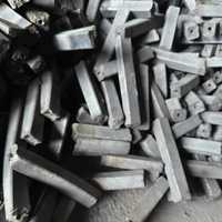 Charbon de bois en briquettes carrées B pour barbecue, emballage standard 15 kg, prix compétitif